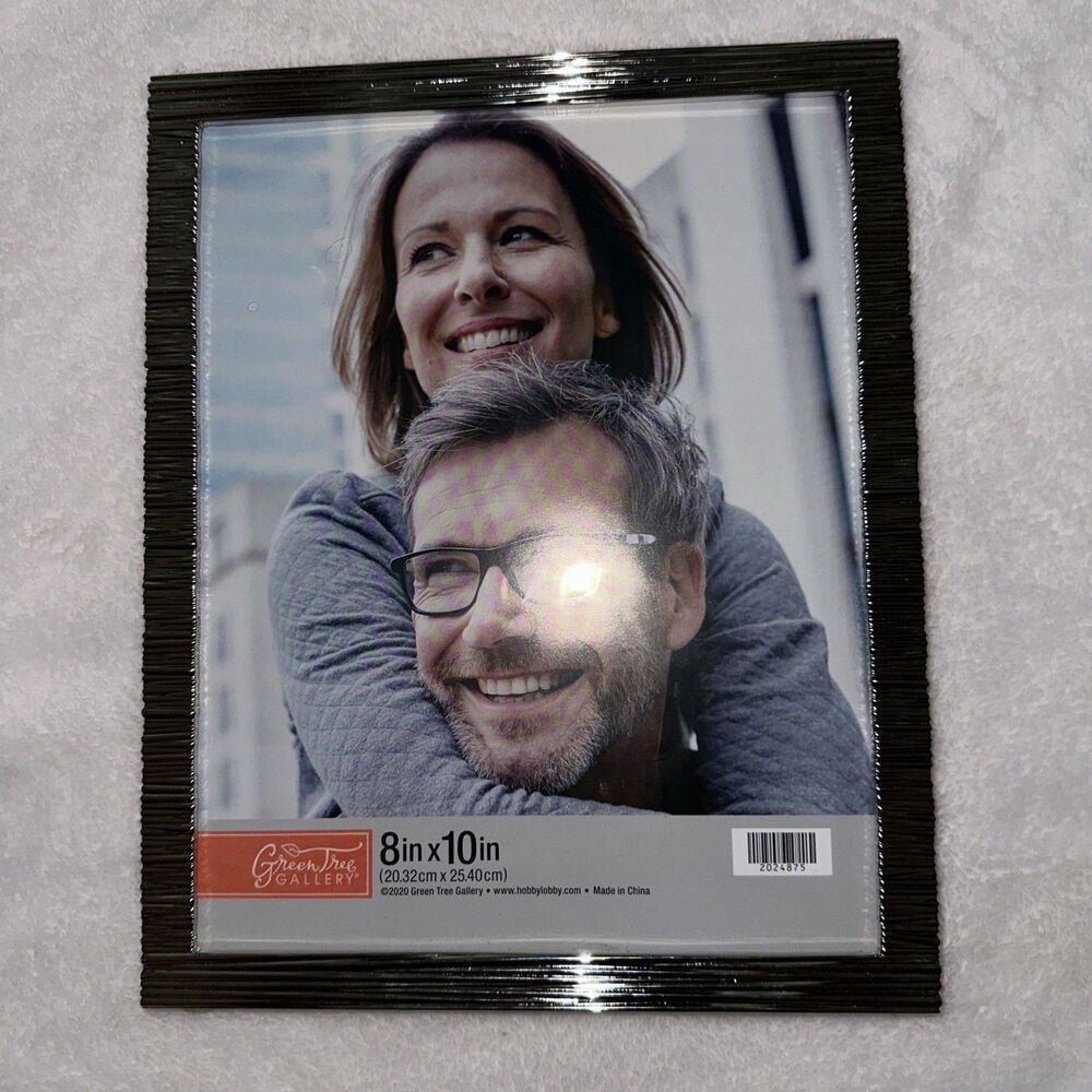 picture frame 8x10 Silver In Color